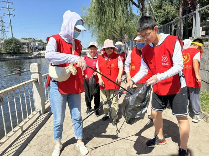 江阴慈善义工组织在行动(義工圖為組織)