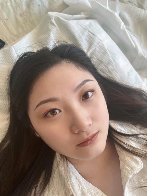 女子花18000元纹眉_结果觉都没法睡！网友：真是“眉有办法”(紋眉沒法紋繡)