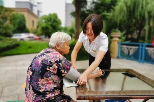 驻马店仟妮美业抗衰健康管理连锁机构建业十八城店只为女人的魅力而来(建業女性而來)