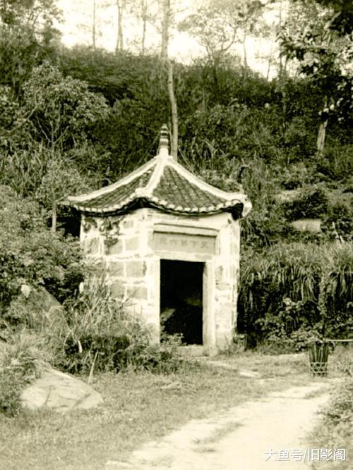 庐山风景1929年 山岭亦见妇科中药广告(山嶺婦科中藥)