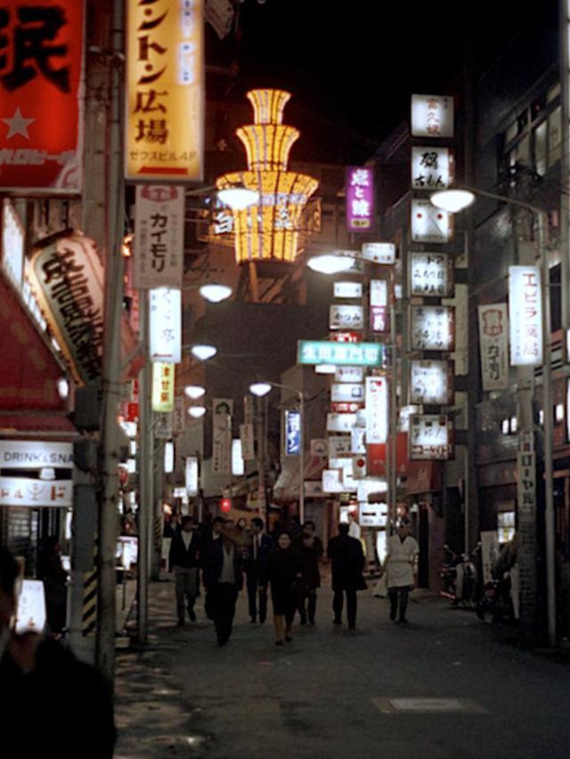 七十年代初日本街拍_千万美元神户夜景_东京银座购物丽人(銀座夜景京都)