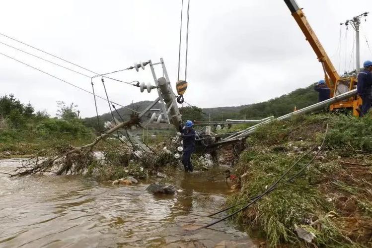 平凡而勇敢｜灾情中的国寿理赔和客服人(櫃面暴雨理賠)