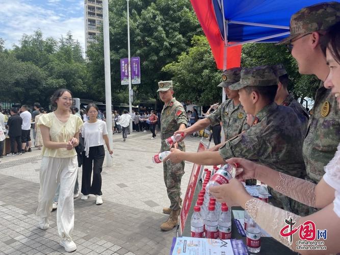 高新区（新市区）：用心用情用力做好服务群众“暖心”事(胡蘿卜居民工作隊)