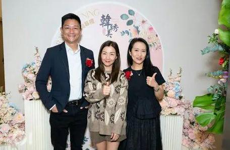 TVB绿叶夫妻投资开美容院连开分店_进军大湾区_佘诗曼送花篮(綠葉分店美容院)