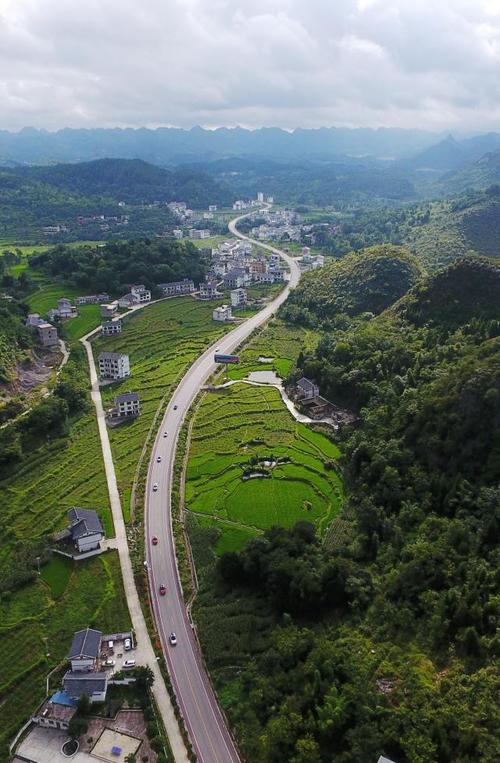 沧海桑田——三重景别的贵州乡村新画卷(搬遷易地小康)