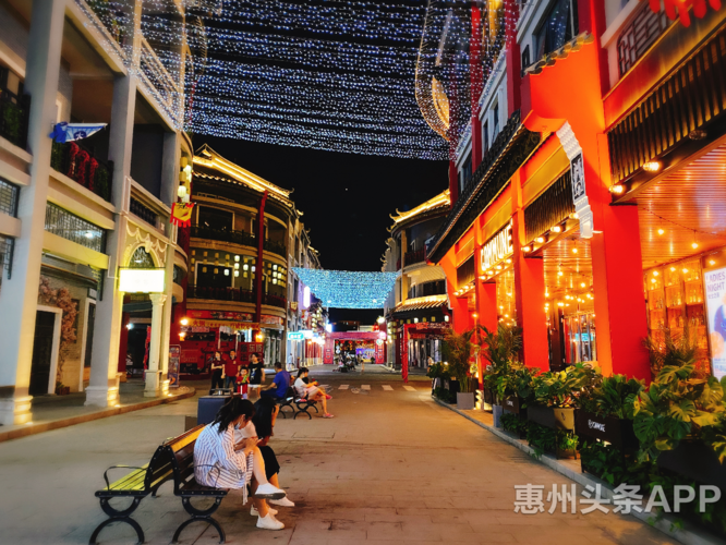 城东最美丽的步行街_大力招商！白天新塘河边看水景_晚上购物看夜景(新塘水景步行街)