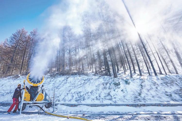 深度关注 | \"冷冰雪\"点燃\"热经济\"(冰雪旅遊運動)