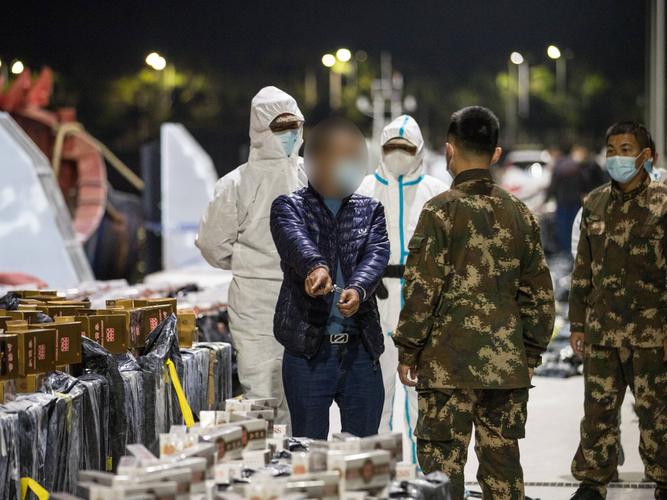 海上追击9小时：汕尾海警深夜破获特大走私香烟案(執法走私漁船)