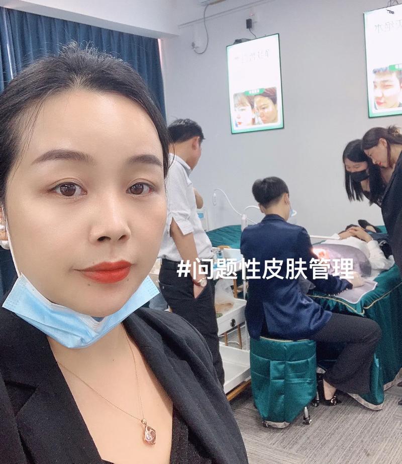 我是白莉医生_从事皮肤美容临床医疗已经十几年…(我是皮膚美容)