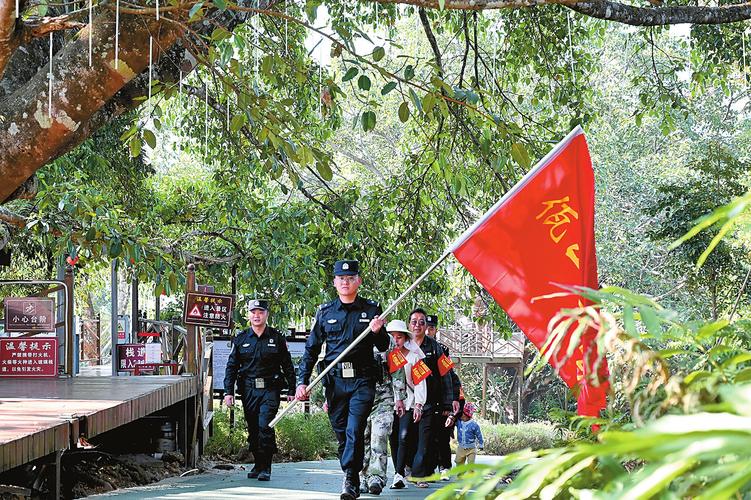 菁菁校园吹来高原的风——新疆军区某团与安徽省安庆市中小学合力开展国防教育纪事(戍邊官兵孩子們)