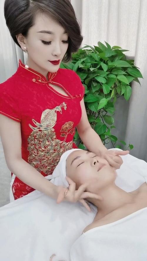 水上乐园的专业美容师(膠膜防水美容師)