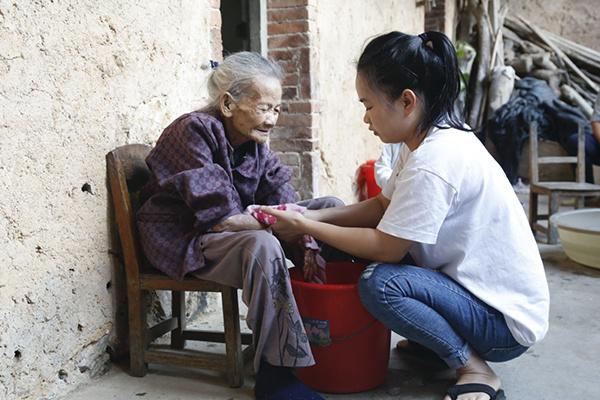 这样孝老爱亲的孙熄妇 你身边有吗(爺爺盧氏愛玲)