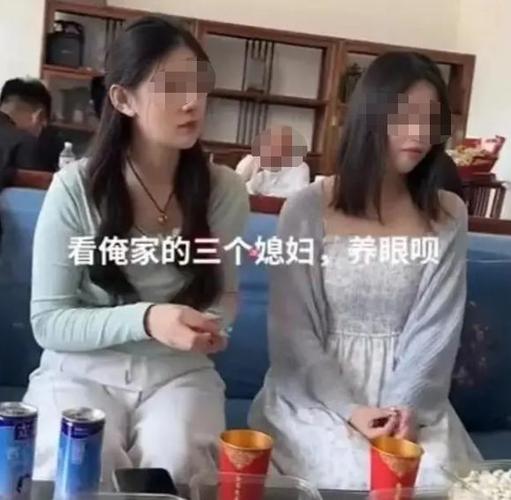 婆婆每天为儿媳调制“养颜茶”_只是为什么喝起来像中药？(婆婆養顏小芳)