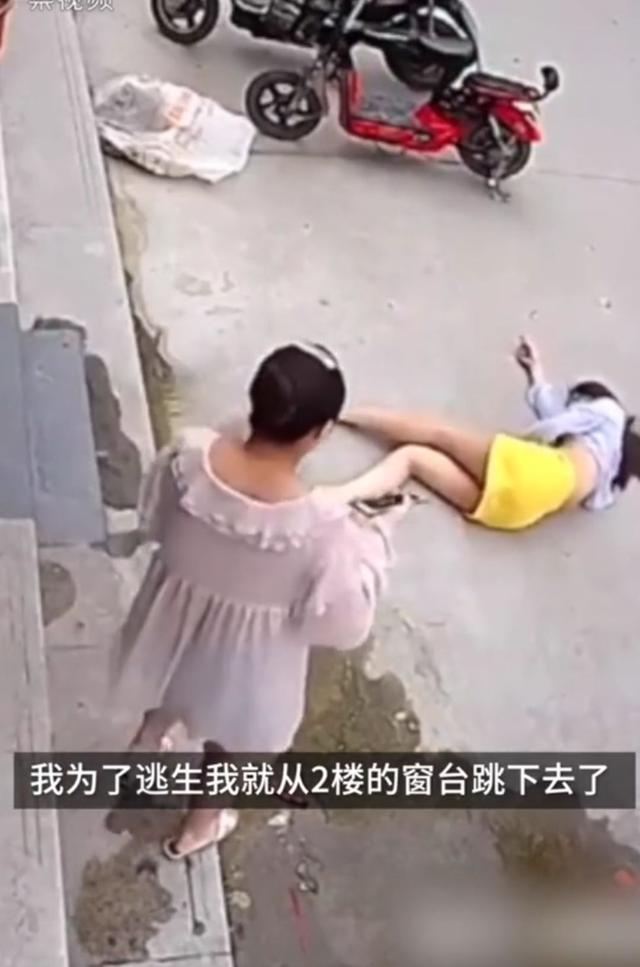 女子不堪家暴跳楼致截瘫：跳楼是当时唯一的逃生选择_后悔没能更早做出正确决定(截癱逃生跳樓)