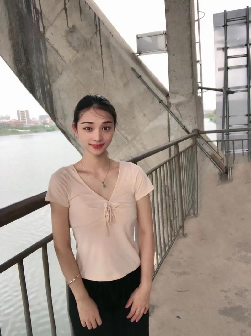 东莞美女花近两万去整容_到头来却没脸见人……(整容見人女士)