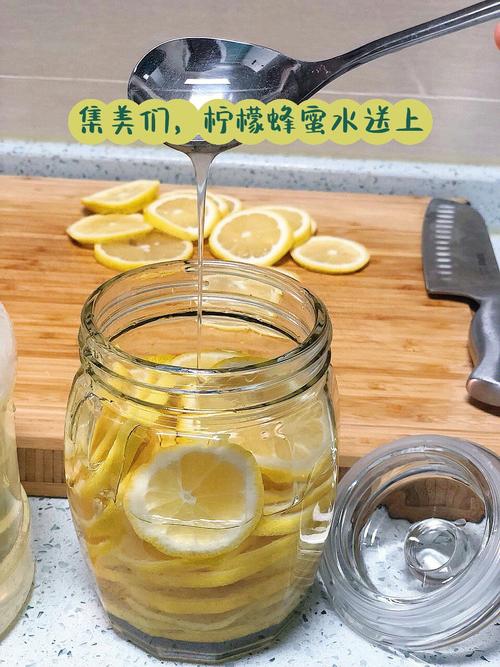 为什么每天早餐前都要喝蜂蜜柠檬水？(蜂蜜早餐檸檬)