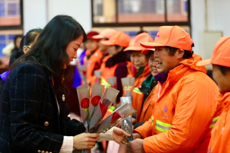 河北涞水：情暖妇女节 致敬城市“美容师”(環衛女工淶水)