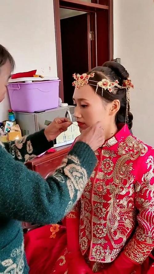 婚嫁习俗｜女儿出嫁前一定要“开脸”？新娘开脸有什么好处？(新娘出嫁習俗)