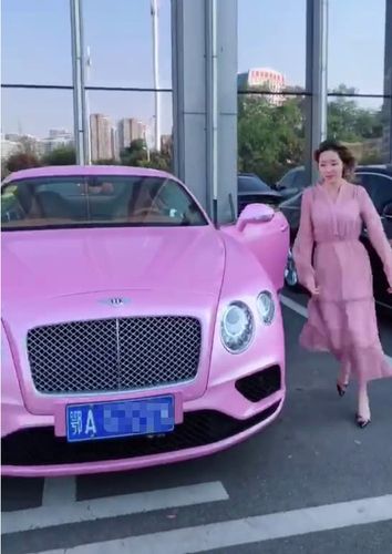 看宾利女车主你学会了什么(打拼車主這是)