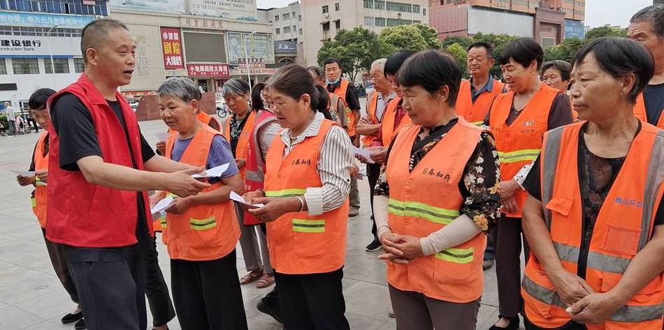 让“城市美容师”有个舒适安心的家_宁波鄞州首批环卫工家庭领到住房补贴(環衛工人鄞州區環衛)