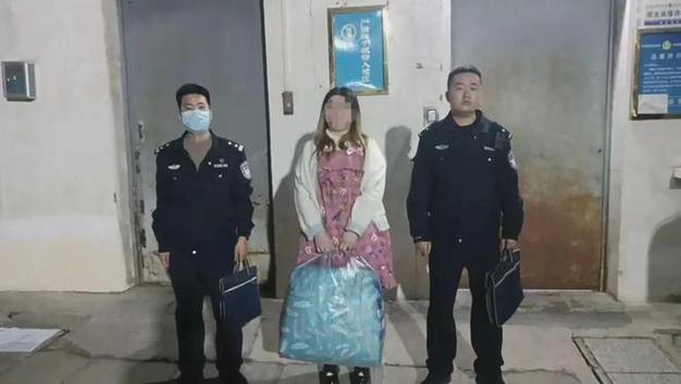 某化妆品公司销售分饰“宝妈”“顾问”_P图完成线上检测_警方捣毁诈骗团伙(警方療程犯罪嫌疑人)