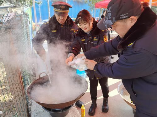 河南鲁山：让城市美容师吃上“爱心饺”(魯山餃子環衛)